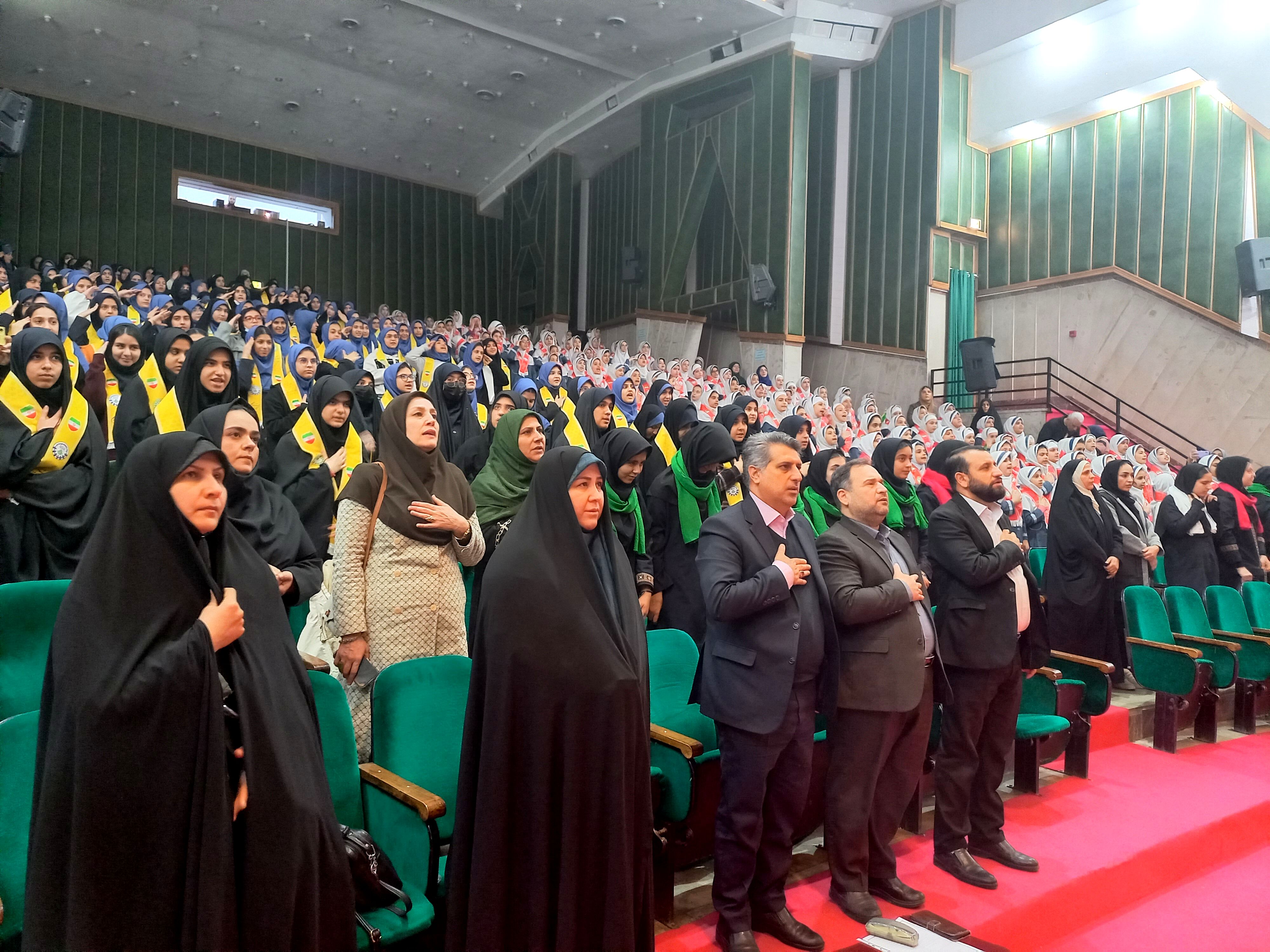 جشن «یاوران انقلاب» شهر تهران با محوریت همدلی، نشاط و نقش‌آفرینی دانش‌آموزان