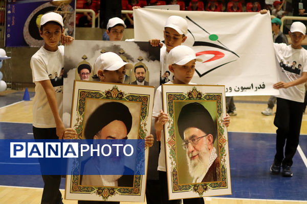 مشعل مسابقات کشوری ورزش دانش‌آموزی در تبریز روشن شد