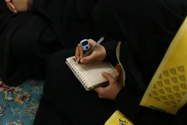 دومین روز اعتکاف دانش‌آموزی دختران در قم