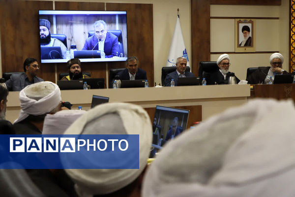 نشست وحدت علمای شیعه و اهل سنت در دانشگاه آزاد اسلامی مشهد 