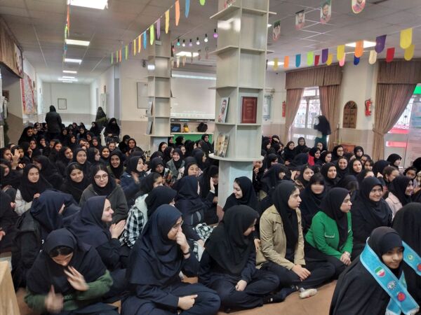 جشن نیمه‌شعبان در دبیرستان شاهد ارض اقدس ناحیه۳ مشهد