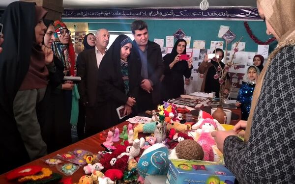 جشنواره البرزشناسی در مدرسه لاله‌های انقلاب