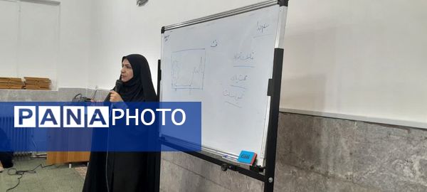 برگزاری جلسه توجیهی و آموزشی آمادگی دفاعی در دبیرستان دخترانه معلم