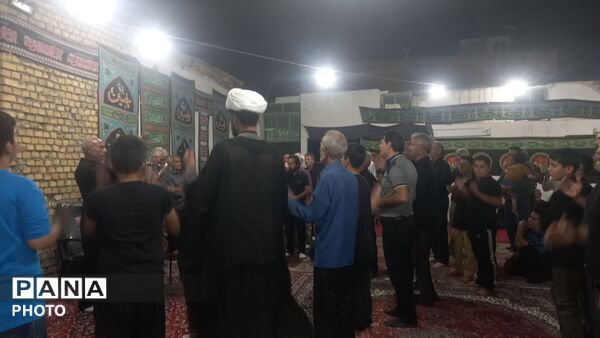 اجتماع عاشقان حسینی در شب اربعین در حسینیه امام رضا(ع)