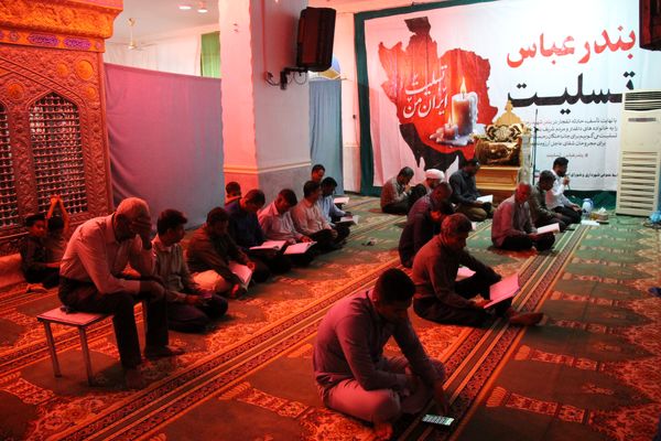 همدلی رودانی‌ها با خانواده‌های حادثه دیده بندر شهید رجایی