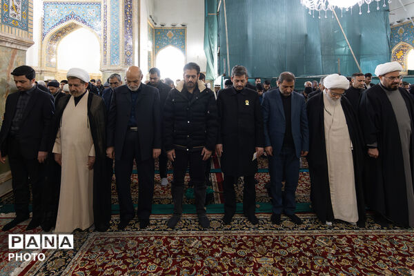 اقامه نماز عید فطر در حرم مطهر رضوی-۱
