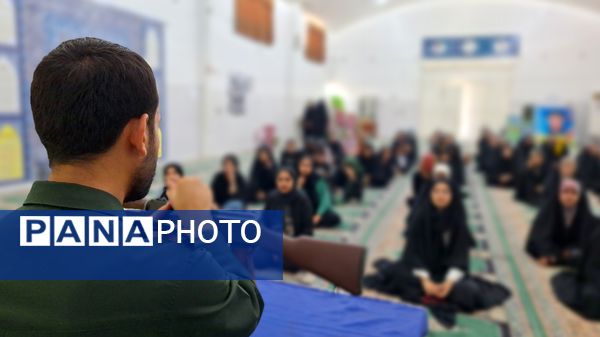 برگزاری کلاس سلاح شناسی ویژه دختران در شهرستان لنده