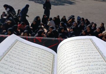 برپایی موکب عزا در سوگ مظلومیت بانوی دو عالم در مدرسه نرجس خاردان