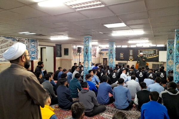 سلسله جلسات گفتمان دینی و مشاوره خانواده در هنرستان موفقیان