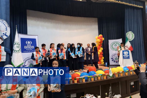 تجلیل از مربیان و دانش‌آموزان برتر شهرستان جم