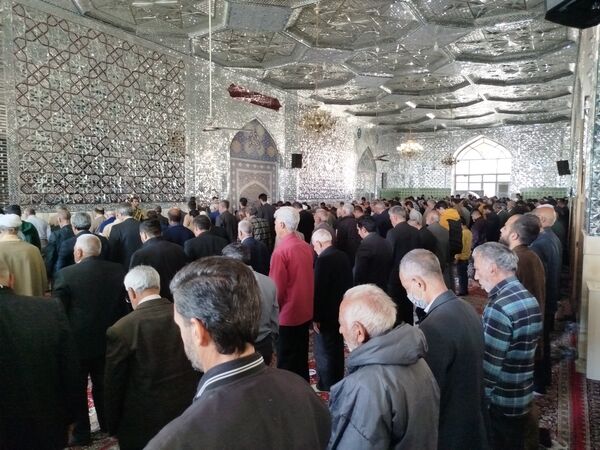 نماز جمعه شهرستان کاشمر با حضور پر رنگ مردم ترشیز کهن برگزار شد 