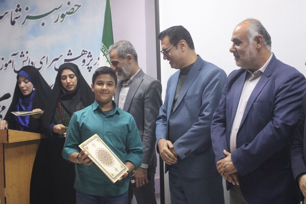  همایش تجلیل از دانش‌آموزان برگزیده مسابقات نانو فناوری، آزمایشگاه و ادبیات استان بوشهر