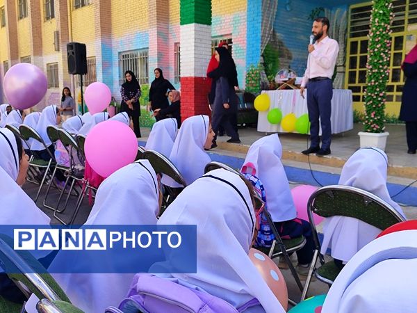 جشن شکوفه ها در مدارس شهرستان قدس، آغاز طلایی و شیرین  سال تحصیلی