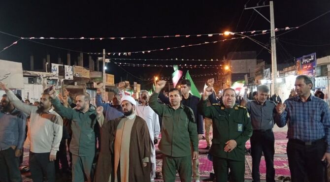 شبی که سه راه بانک ملی در رودبار جنوب، رنگ دیگری گرفت