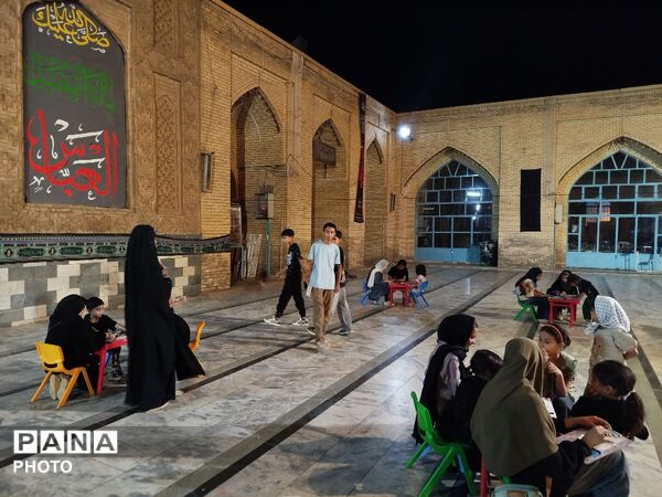 بار دگر سرگرمی کودکان در غرفه کودک مسجد جامع 