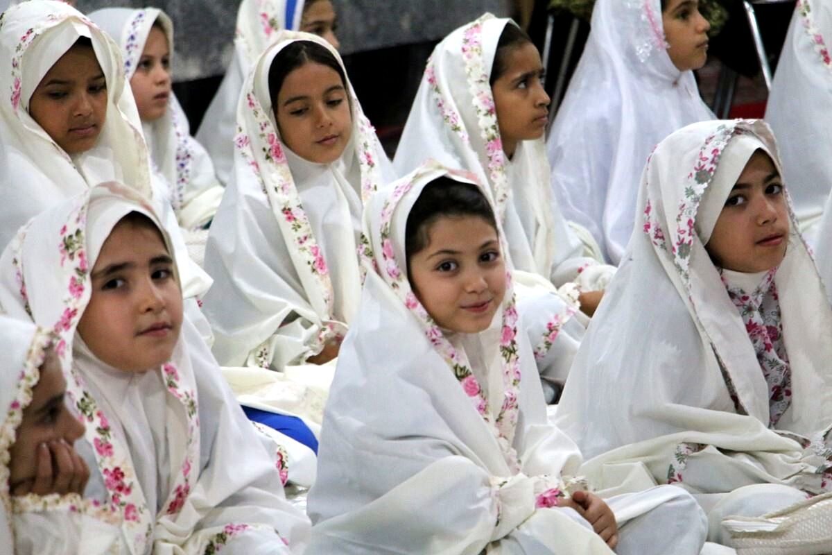 طنین بندگی در جشن تکلیف دانش‌آموزان دختر شهرستان قرچک