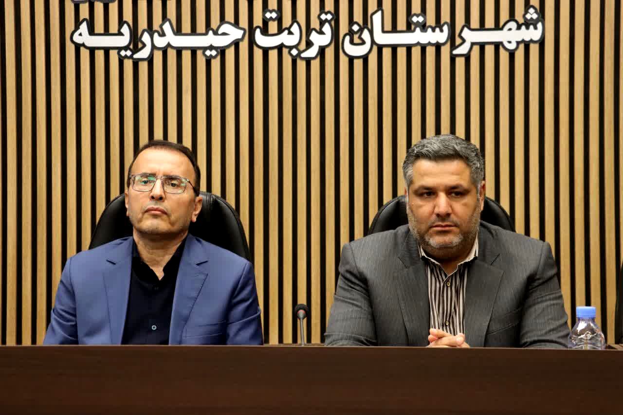 مدیران دلسوز باید با شجاعت و قوت در خدمت مردم باشند
