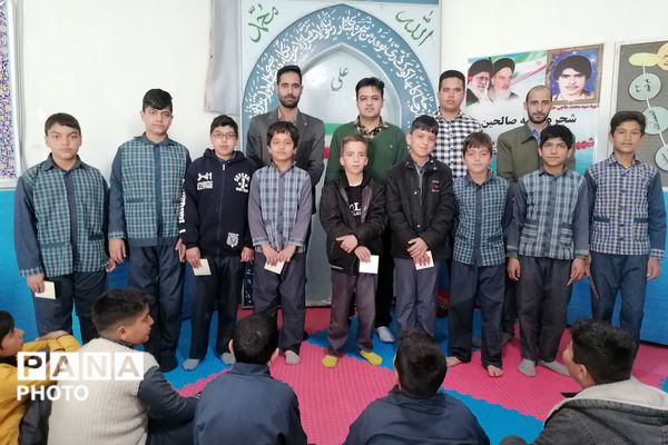 ویژه‌برنامه امام رضایی در مدرسه امام‌خمینی (ره) نیر