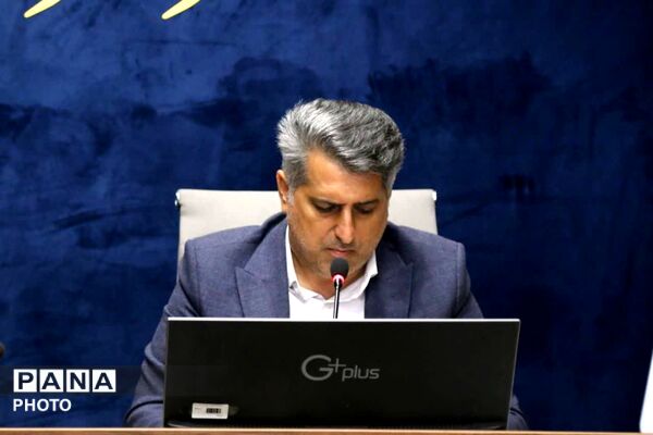 آیین تجلیل از مدیران مدارس تمام تشکیلاتی و مدیران سازمان دانش آموزی مناطق ۱۹ گانه تهران 