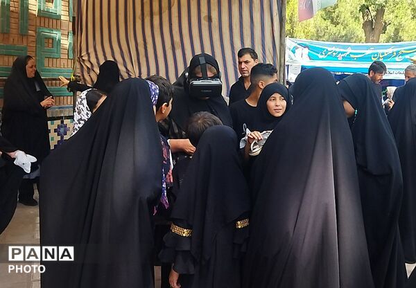 موکب واقعیت مجازی  در پیاده روی جاماندگان اربعین حسینی نیشابور‌ 
