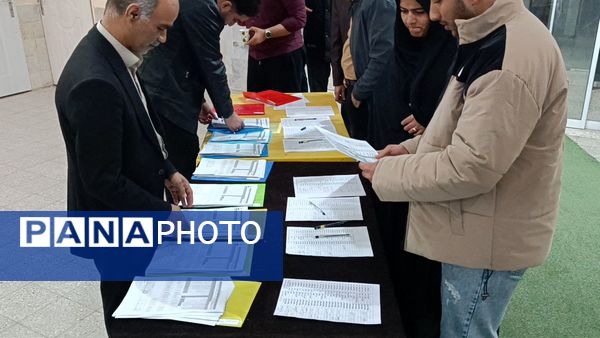 تقدیر از برترین های مدرسه نمونه آیت‌الله خامنه‌ای 