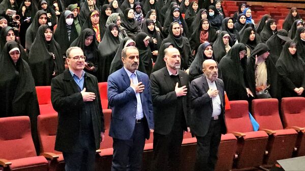 همایش زیست عفیفانه با موضوع عفت و حجاب در تالار ایوان‌ری