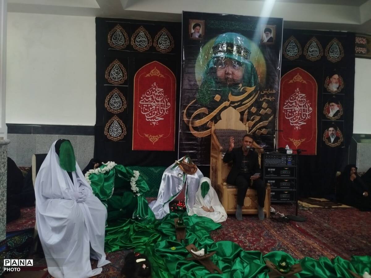 مادران و نوزادان در آئین شیرخوارگان حسینیه عاشورا نیر یزد