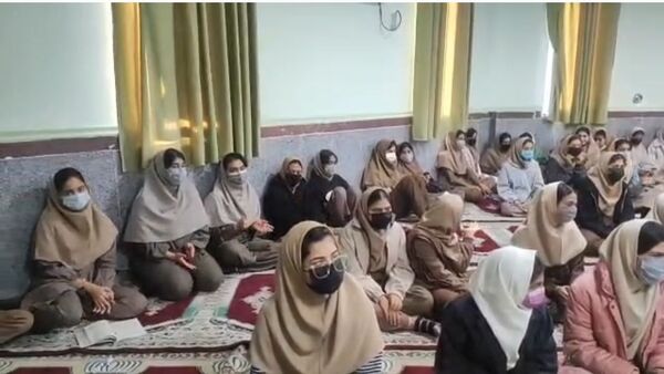 گرامیداشت روز مادر در دبیرستان حضرت آسیه (س)  