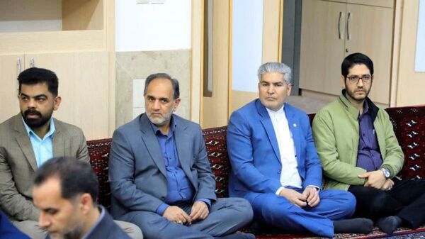 دیدار مدیرکل و کارکنان بنیاد شهید و امور ایثارگران خراسان جنوبی با نماینده ولی فقیه