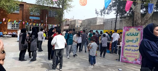برپایی بازارچه کار و فناوری در دبیرستان شهید بهشتی آشخانه