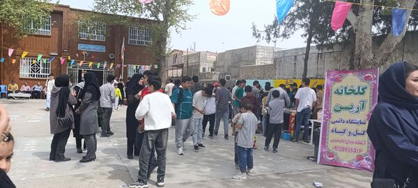 برپایی بازارچه کار و فناوری در دبیرستان شهید بهشتی آشخانه