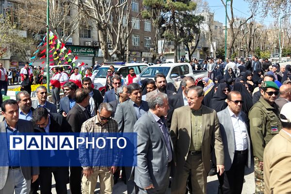 حضور پرشور فرهنگیان و دانش‌آموزان کرمانشاهی در راهپیمایی روز قدس