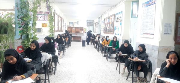 حوزه امتحانی در دبیرستان نمونه شهید محمدی پور خلیل آباد 
