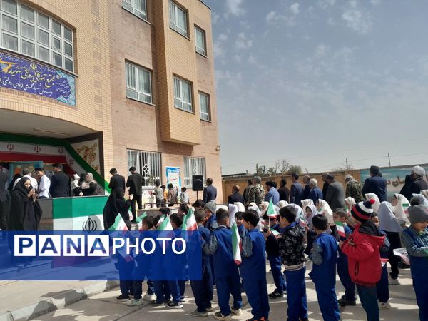  جشن شکوفه ها در دبستان شهید محمدی شهر نسر 