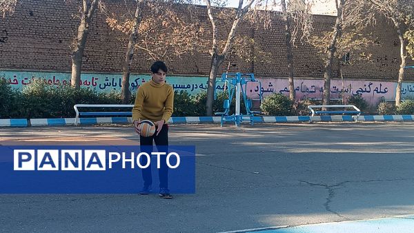 دومین روز از مسابقات گروهی والیبال در دبیرستان شاهد ابوذر گروهی