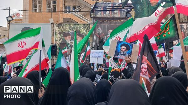 زنان غیوردوشادوش مردان، زنان لر خرم‌ آباد آماده دفاع از میهن 