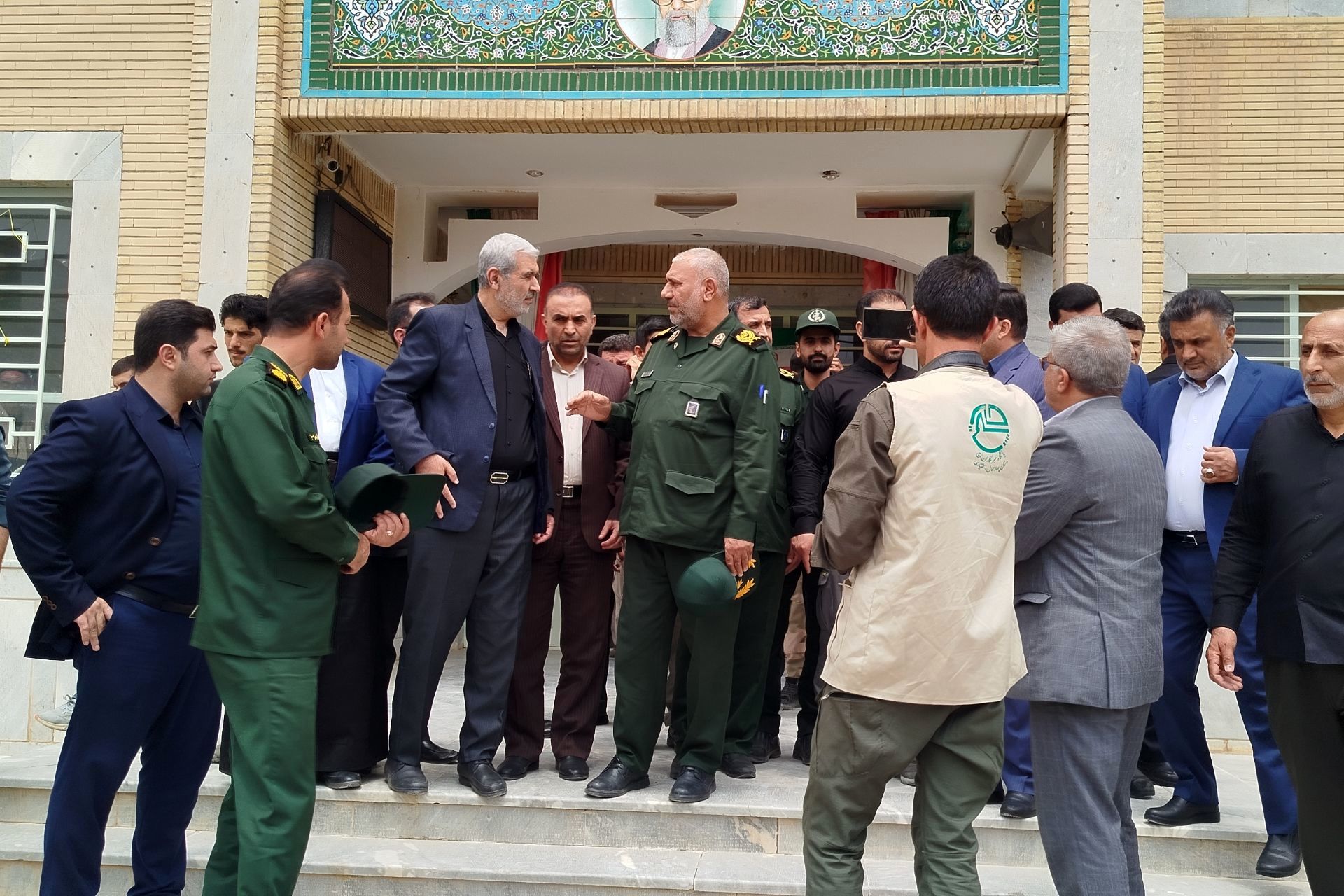 بازدید مسئولان از مدارس نوسازی‌شده لردگان در طرح ملی شهید عجمیان 