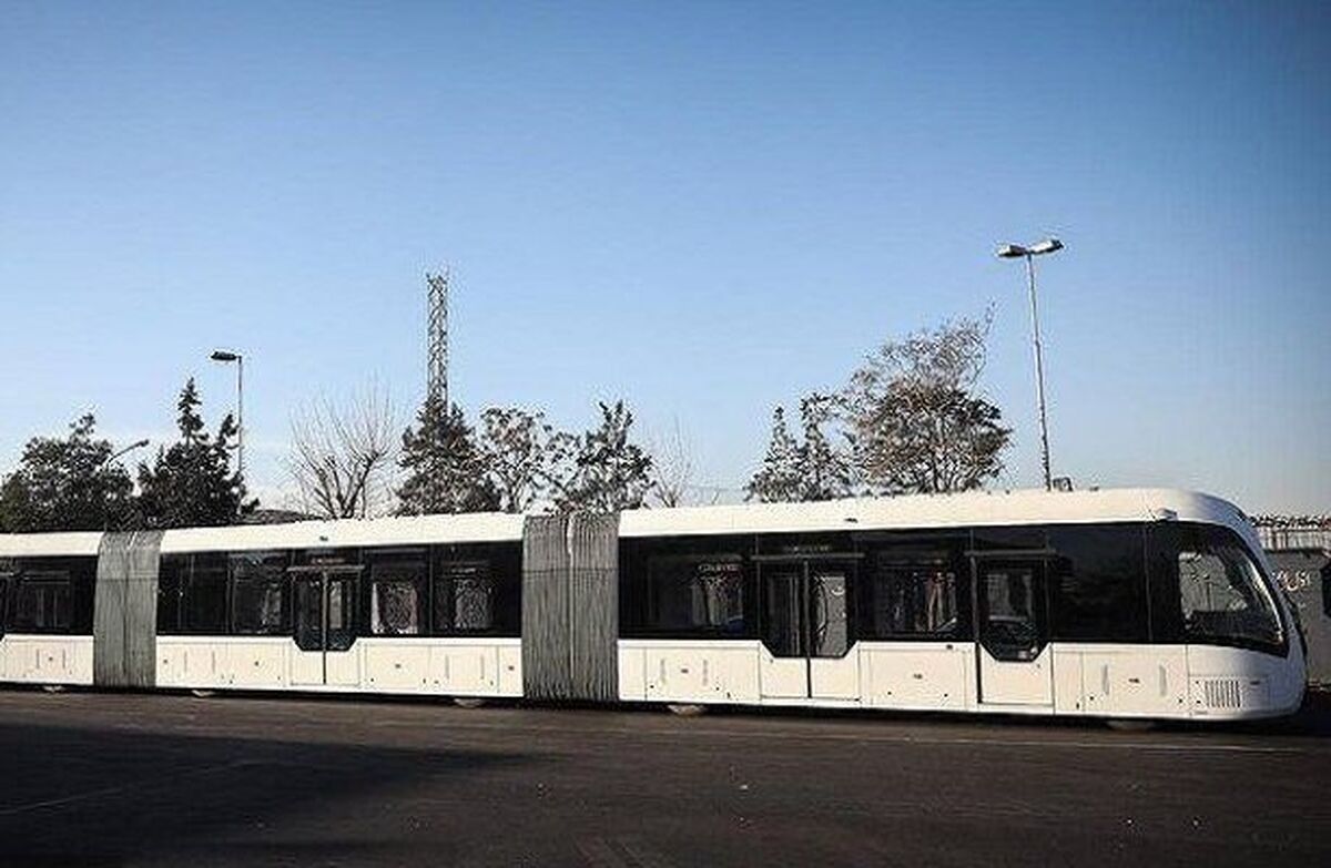 مخالفت‌ها با واردات تراموا سیاسی است