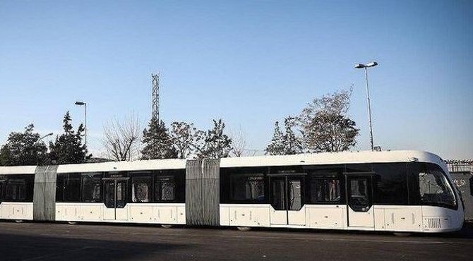 مخالفت‌ها با واردات تراموا سیاسی است