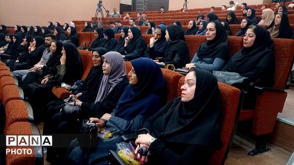 درخشش مقام آوران کشوری و استانی در سالن همایش بانک ملی بجنورد