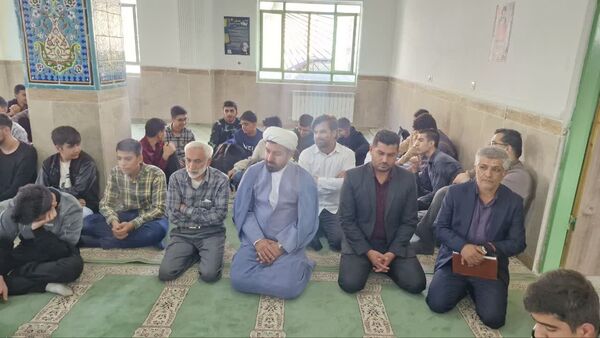 یادواره شهدای دانش‌آموز دبیرستان نمونه علامه امینی سی‌سخت