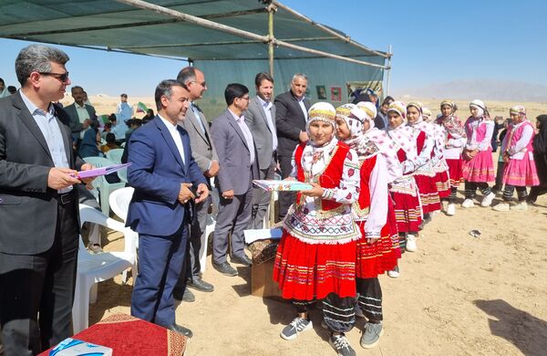 برنامه روز ملی کودک در مدارس عشایری کوچ‌رو