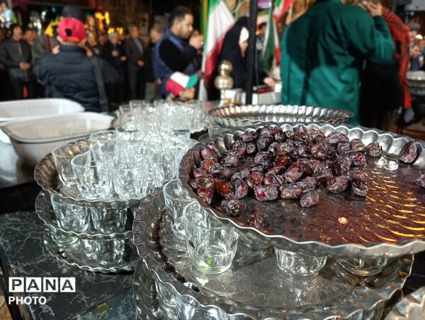 موکب های چایخانه برپا شده در حسینیه امام  خمینی(ره) 