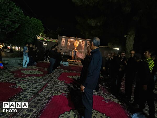مراسم عزاداری در شب عاشورای حسینی
