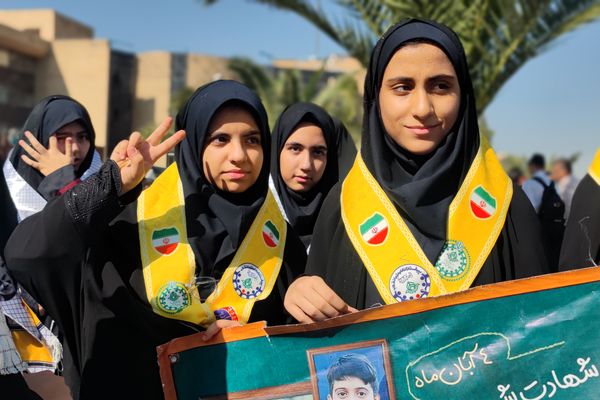 روز دانش‌آموز، روز خروشِ آگاهی و شادابی