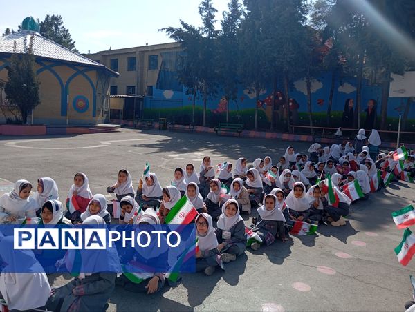 سالروز پیروزی شکوهمند انقلاب اسلامی در دبستان دخترانه نرجس یک و دو 