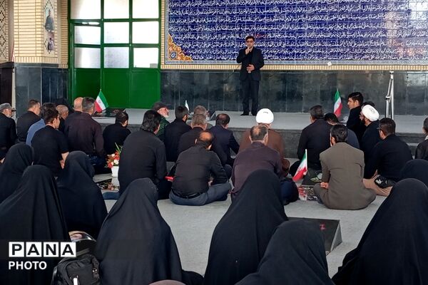 سنگین‌ترین پرچم، نصیب شانه‌های وفادار
