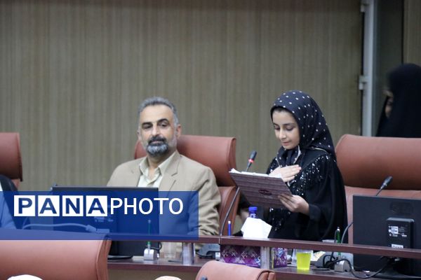 نشست ادبیات آیینی در دلیجان