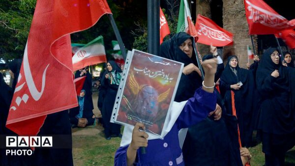 ایران حرمِ مقتدر، تجلی ایمان و میهن‌ پرستی در تجمعات شبانه میدان امام (ره)
