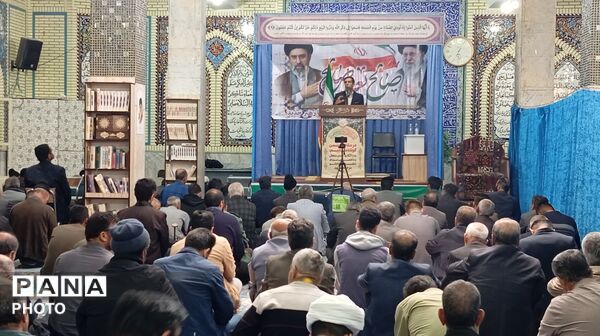 نماز جمعه شهر بن با سخنرانی رئیس آموزش و پرورش 